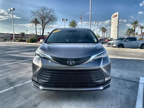 2021 Toyota Sienna LE