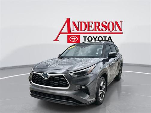 2022 Toyota Highlander Hybrid XLE
