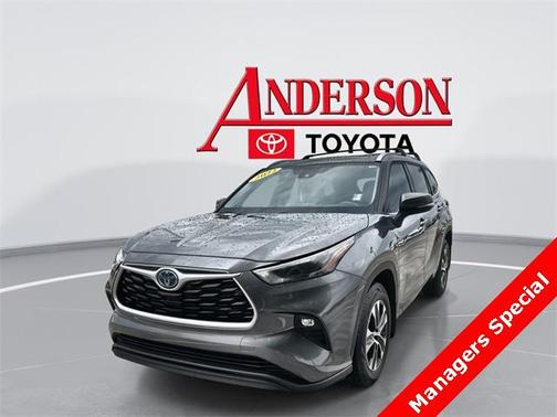 2022 Toyota Highlander Hybrid XLE