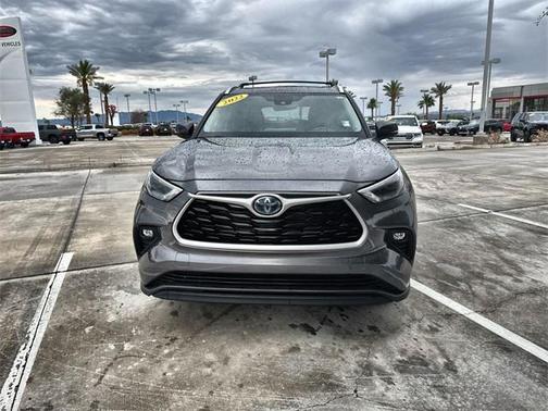 2022 Toyota Highlander Hybrid XLE