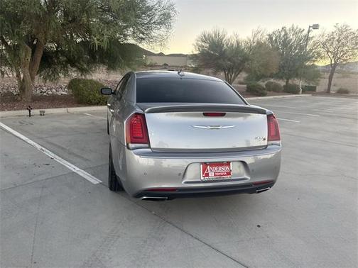 2018 Chrysler 300 S