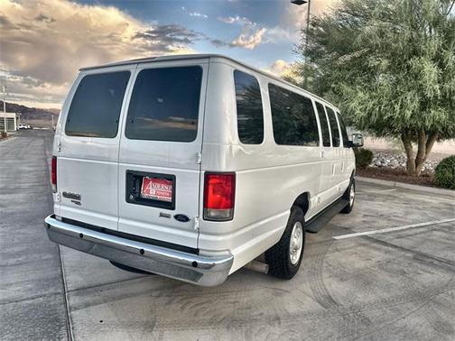 2013 Ford E350 Super Duty XLT