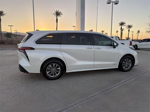 2021 Toyota Sienna XLE 7 Passenger