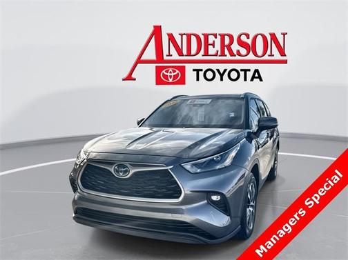 2022 Toyota Highlander Hybrid XLE