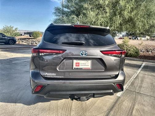 2022 Toyota Highlander Hybrid XLE