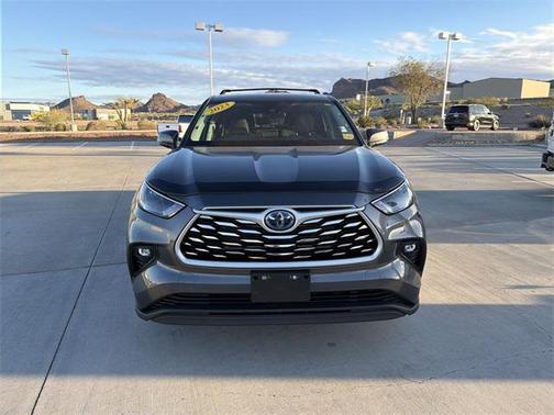 2023 Toyota Highlander Hybrid LE