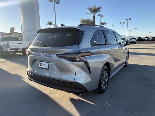 2025 Toyota Sienna XLE