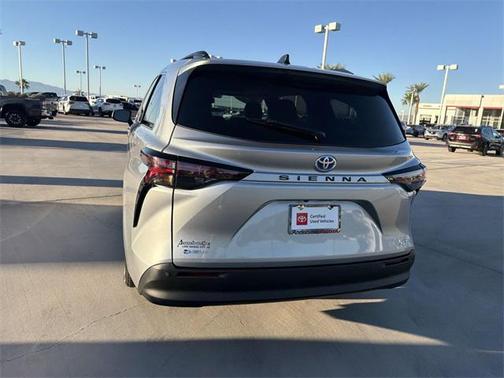 2025 Toyota Sienna XLE
