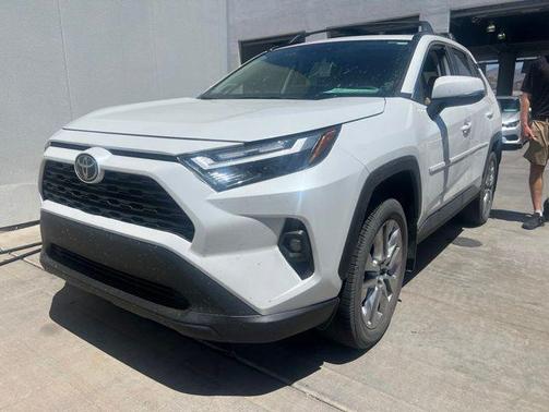 Wind Chill Pearl 2025 Toyota RAV4 XLE Premium