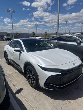 Oxygen White 2024 Toyota Crown Limited