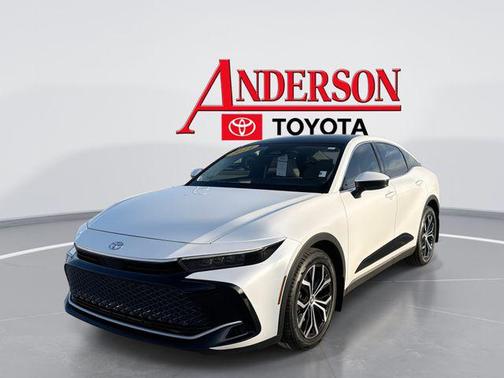 Oxygen White 2024 Toyota Crown Limited