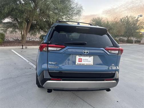 2022 Toyota RAV4 Hybrid SE