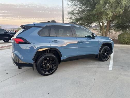 2022 Toyota RAV4 Hybrid SE