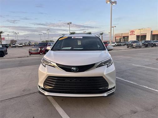 2023 Toyota Sienna Platinum 7 Passenger