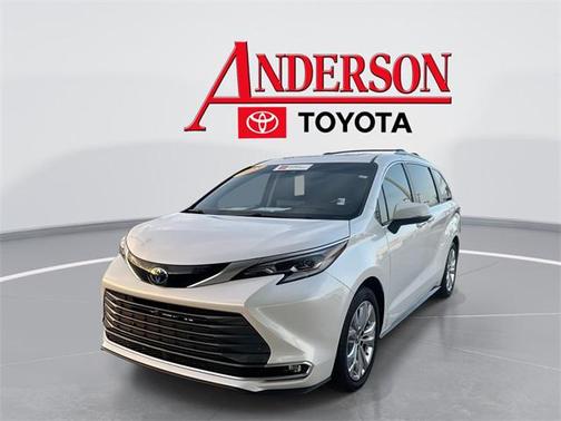 2023 Toyota Sienna Platinum 7 Passenger