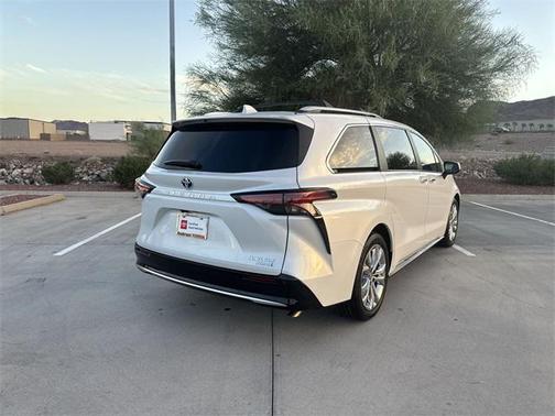 2023 Toyota Sienna Platinum 7 Passenger