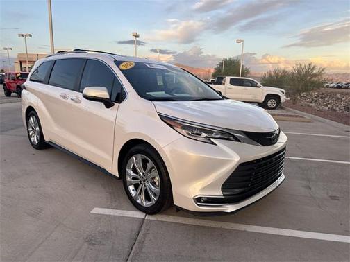 2023 Toyota Sienna Platinum 7 Passenger