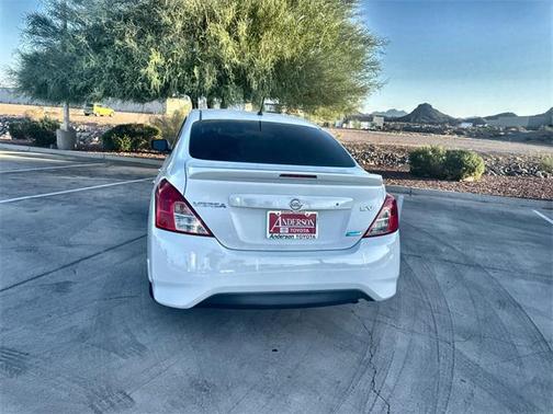 2016 Nissan Versa 1.6 SV
