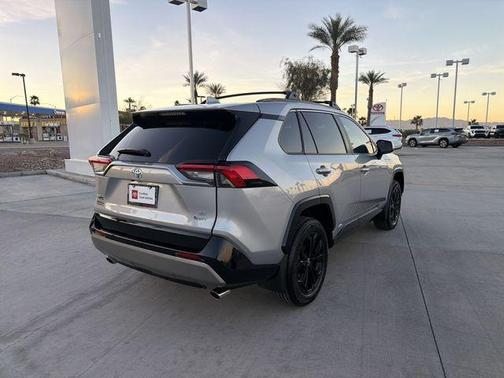 2025 Toyota RAV4 Hybrid SE