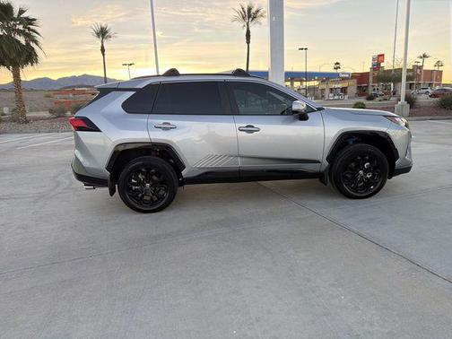 2025 Toyota RAV4 Hybrid SE