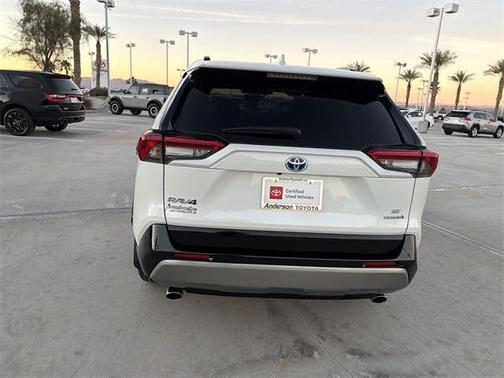 2022 Toyota RAV4 Hybrid SE