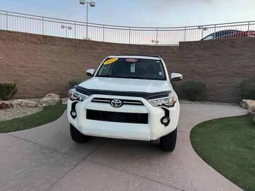Photo 3 of 14 of 2022 Toyota 4Runner SR5 Premium