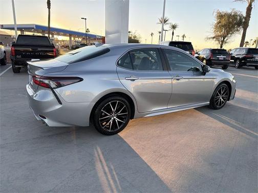 2022 Toyota Camry SE