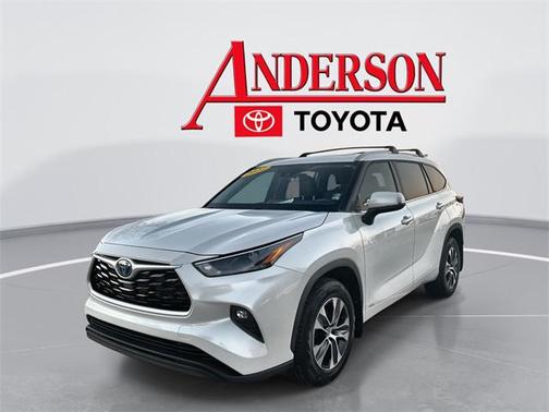 2022 Toyota Highlander Hybrid XLE