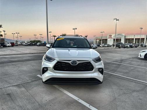 2022 Toyota Highlander Hybrid XLE