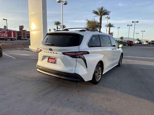 2021 Toyota Sienna XLE 7 Passenger