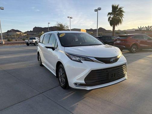 2021 Toyota Sienna XLE 7 Passenger