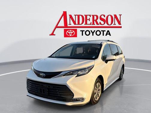 2021 Toyota Sienna XLE 7 Passenger