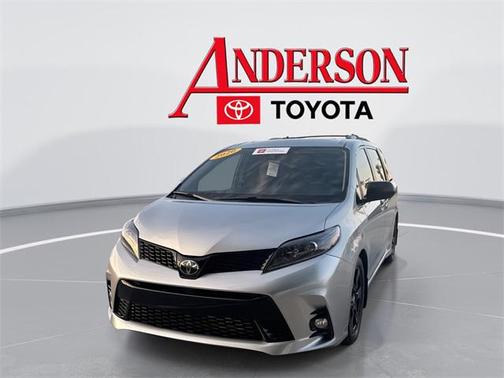 2020 Toyota Sienna SE