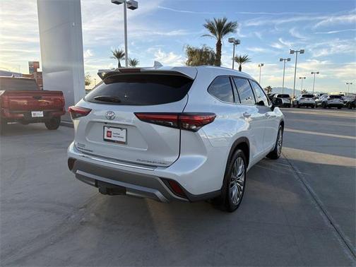 2022 Toyota Highlander Platinum