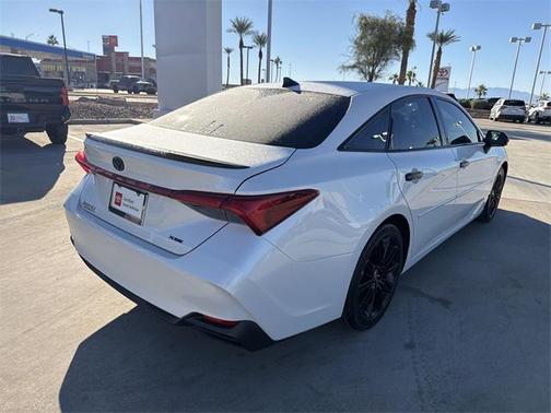 2022 Toyota Avalon Hybrid XSE
