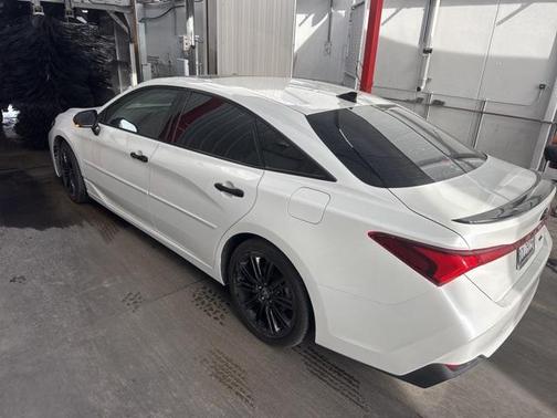 2022 Toyota Avalon Hybrid XSE