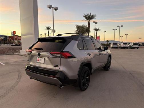 2021 Toyota RAV4 Hybrid SE