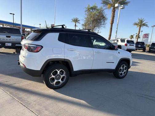 Bright White Clearcoat 2022 Jeep Compass Trailhawk
