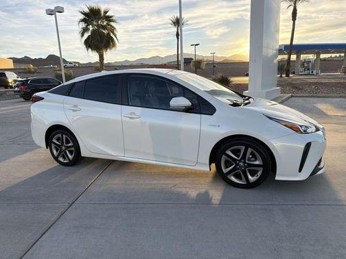 2019 Toyota Prius XLE