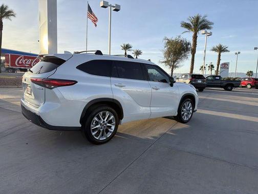 2022 Toyota Highlander Hybrid Limited