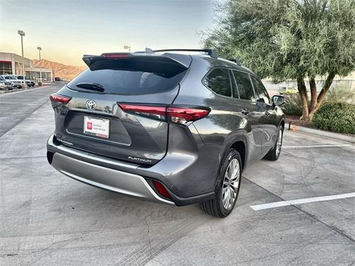 2023 Toyota Highlander Platinum