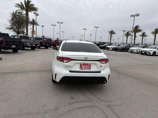 Ice Cap 2023 Toyota Corolla SE