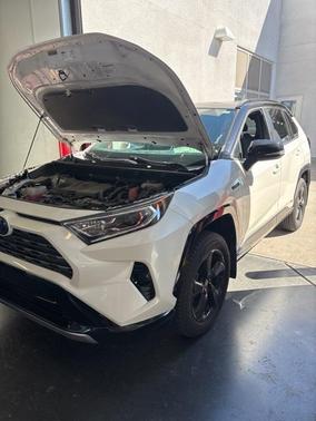2020 Toyota RAV4 Hybrid SE