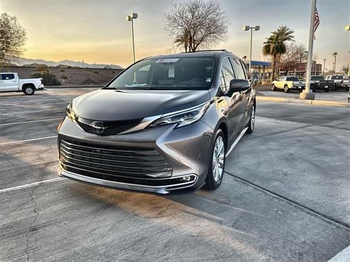 2023 Toyota Sienna Platinum 7 Passenger