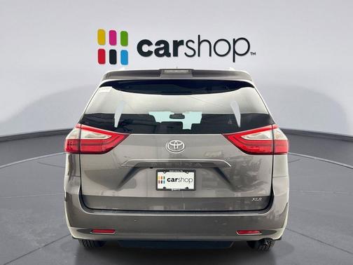 2018 Toyota Sienna XLE