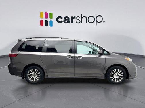 2018 Toyota Sienna XLE