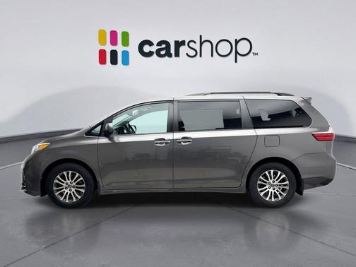 2018 Toyota Sienna XLE