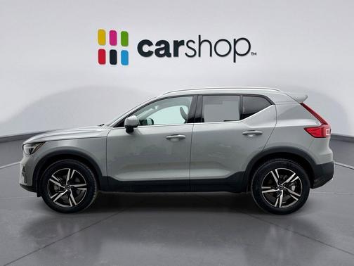 2025 Volvo XC40 B5 Core Bright Theme