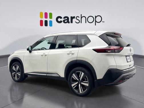 Pearl White Tricoat 2023 Nissan Rogue SL
