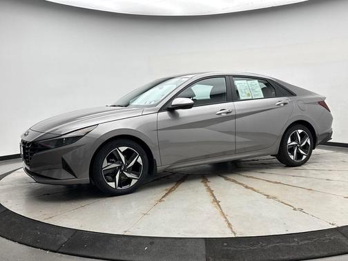 Fluid Metal 2023 Hyundai ELANTRA SEL